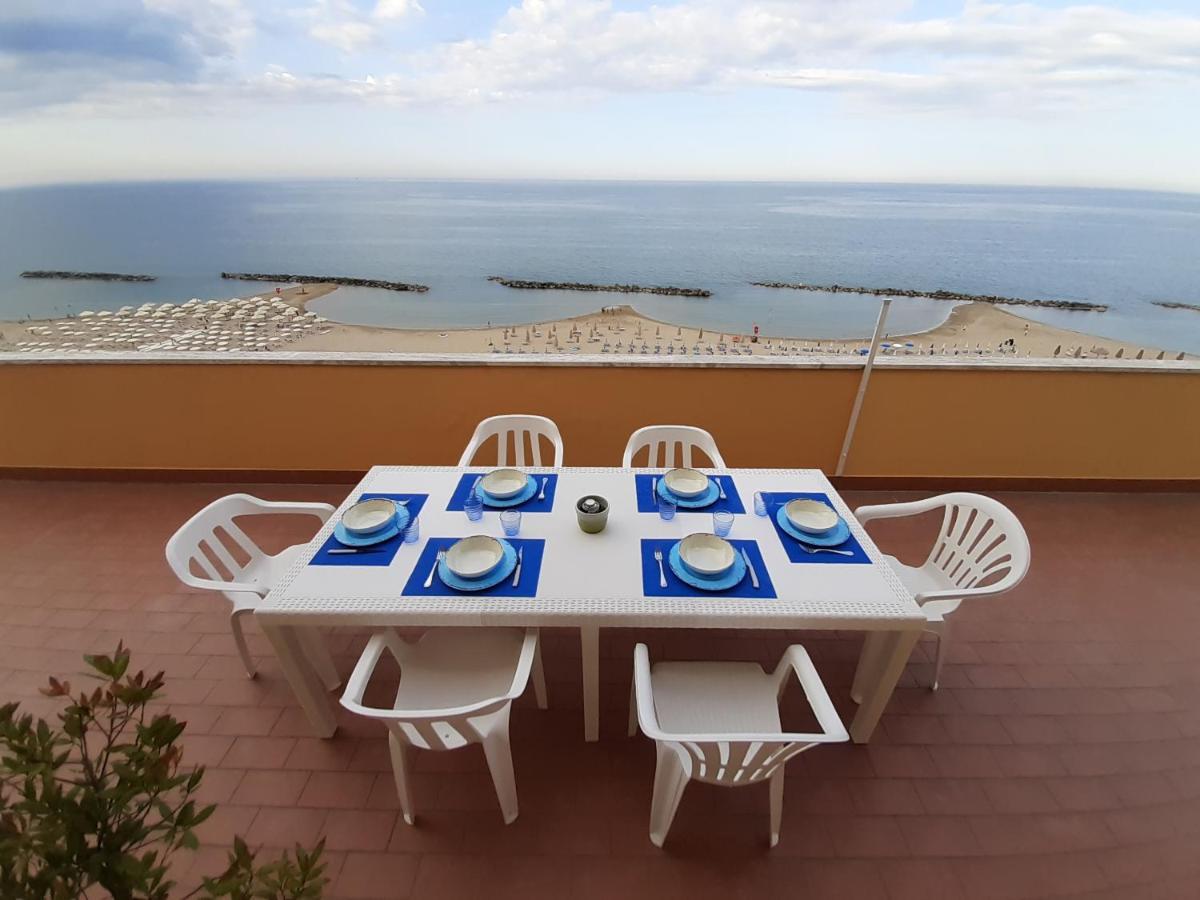 Apartament La Terrazza Sul Mare Montesilvano Marina Zewnętrze zdjęcie