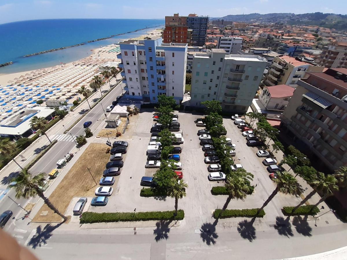Apartament La Terrazza Sul Mare Montesilvano Marina Zewnętrze zdjęcie