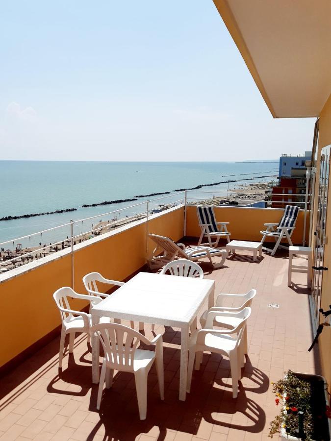 Apartament La Terrazza Sul Mare Montesilvano Marina Zewnętrze zdjęcie