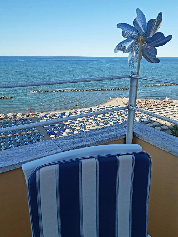Apartament La Terrazza Sul Mare Montesilvano Marina Zewnętrze zdjęcie