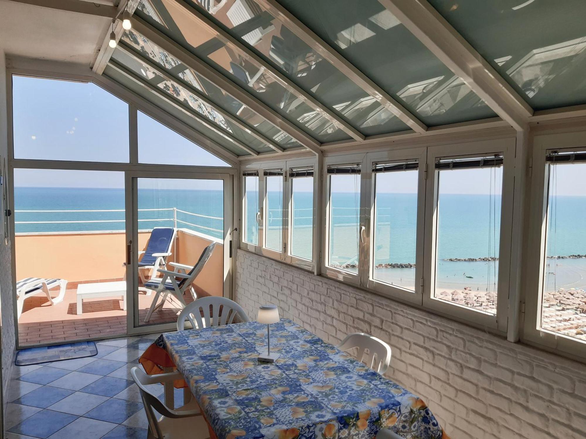 Apartament La Terrazza Sul Mare Montesilvano Marina Zewnętrze zdjęcie