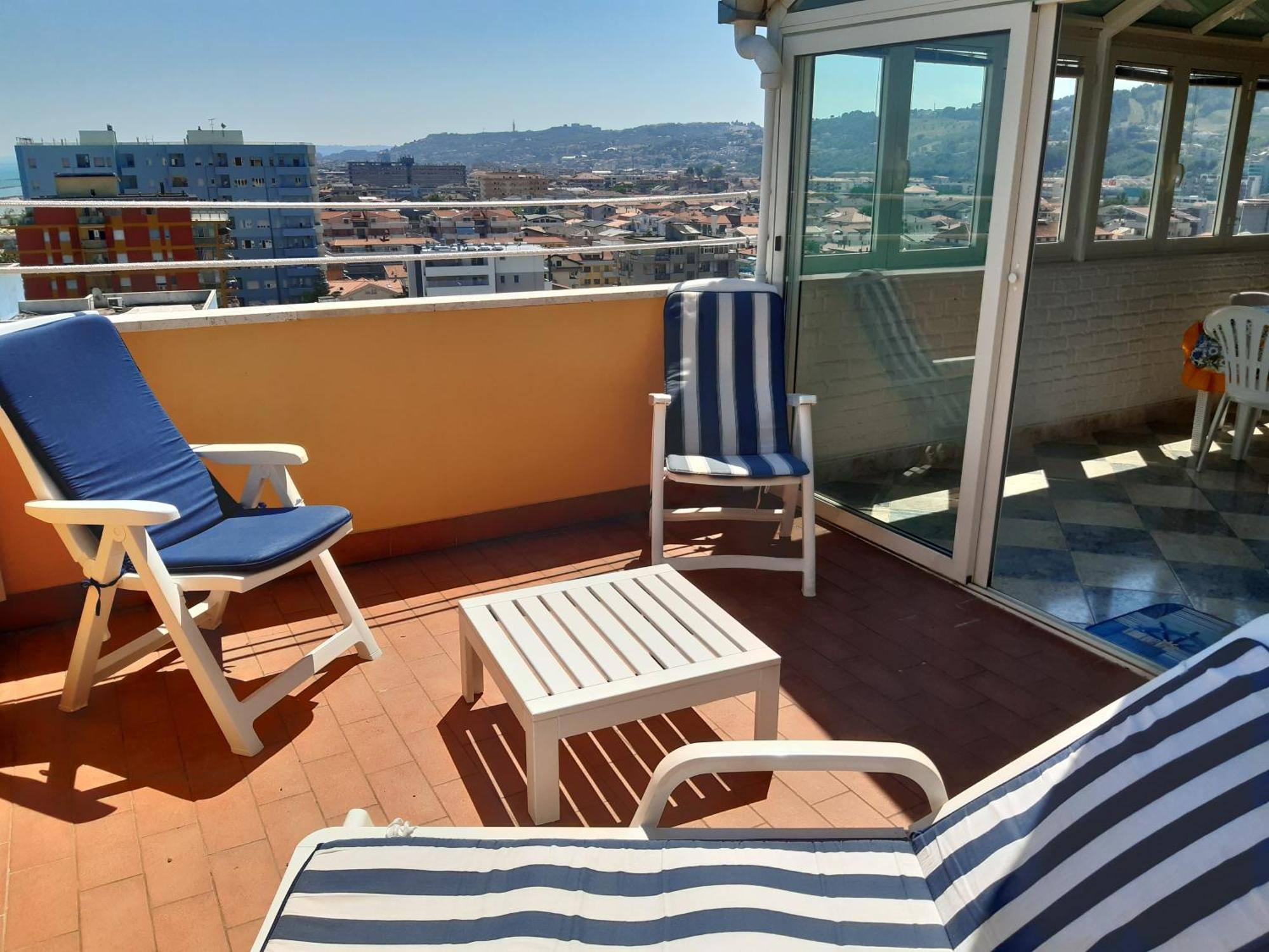 Apartament La Terrazza Sul Mare Montesilvano Marina Zewnętrze zdjęcie